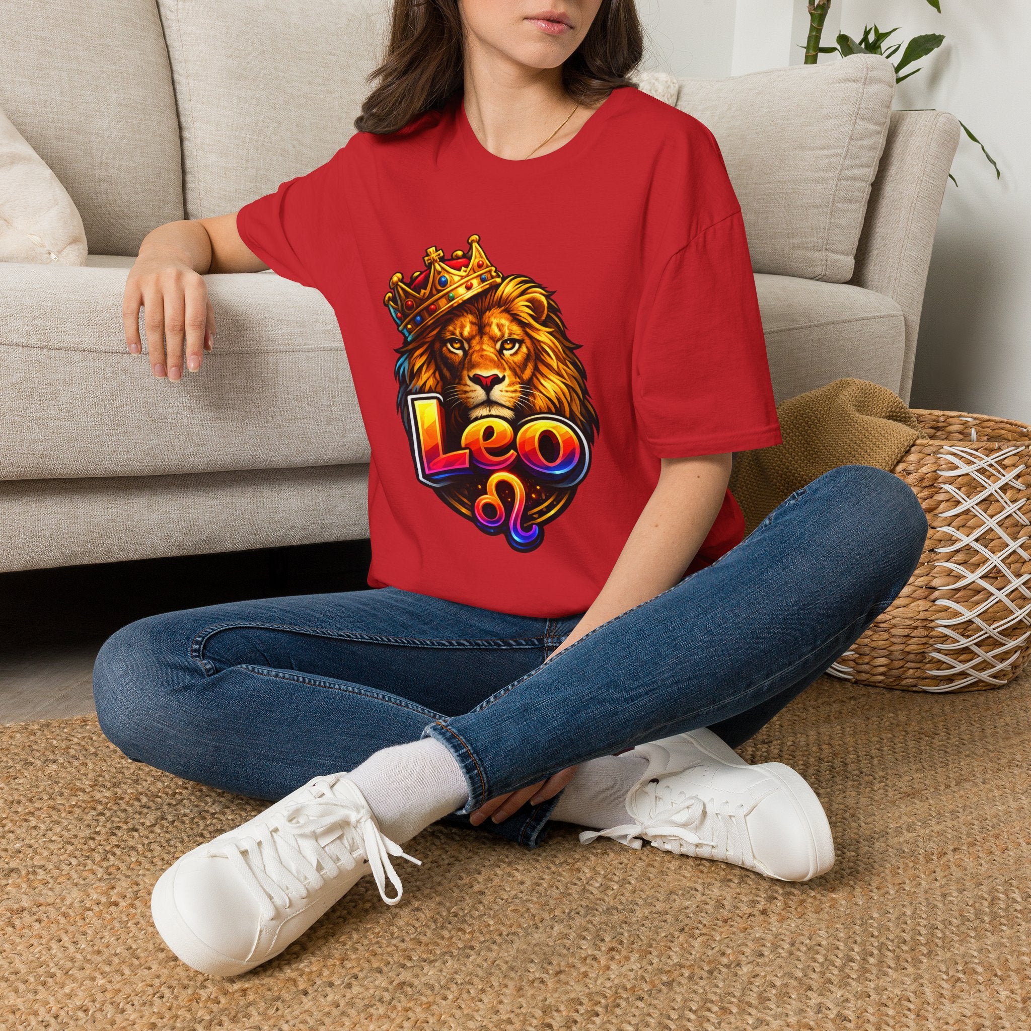 Leo King Graphic T-Shirt | Zodiac Lion Crown Tee